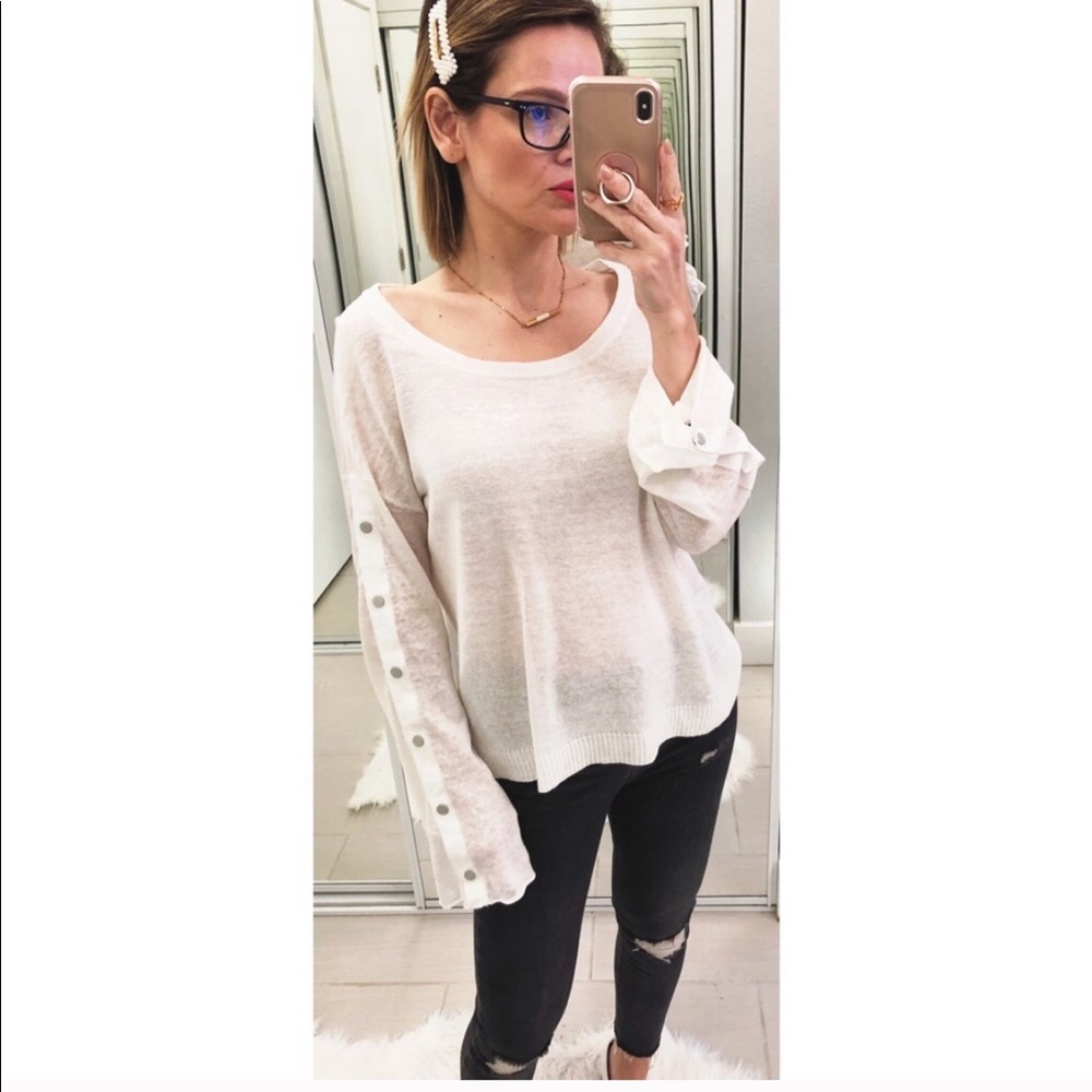 Feel the Piece Rossmore Button Slv Top - Picture 4 of 7